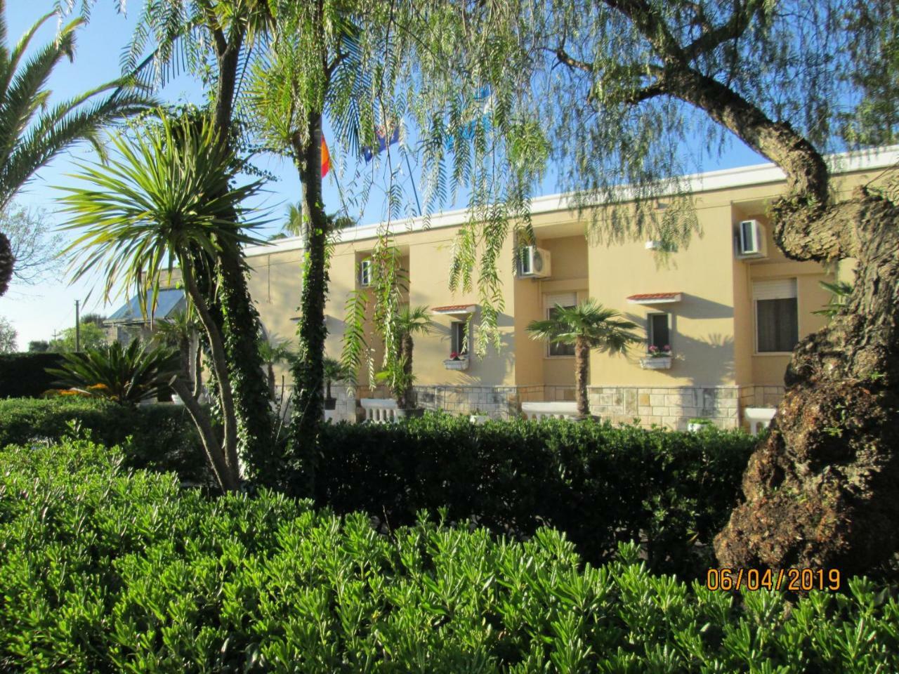 Hotel Tropical Ostuni Exterior photo